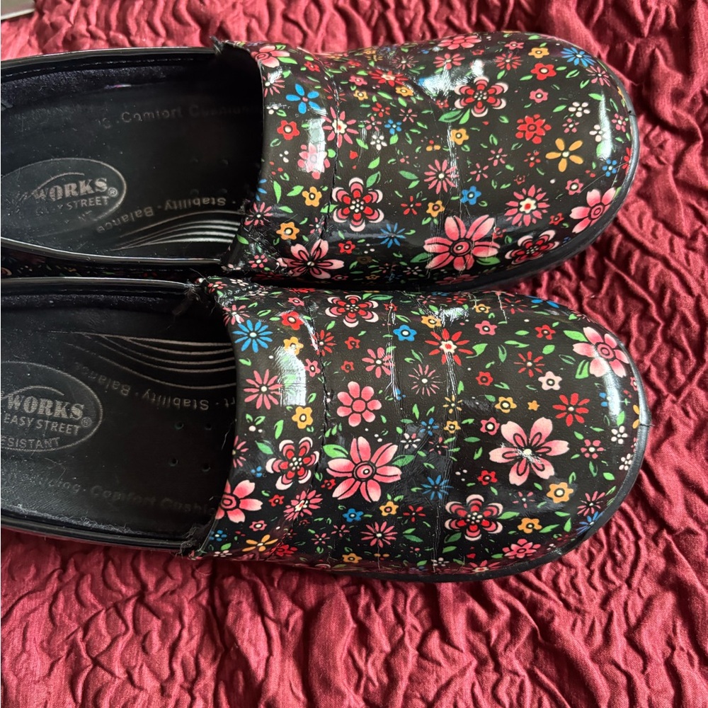 Easy Street Black and Pink Floral Mules